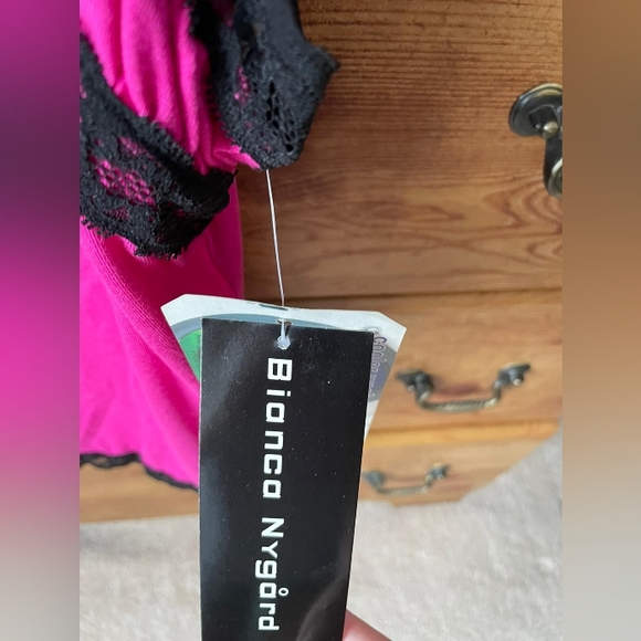 COPY - Bianca Nygard tank top - Picture 3 of 4